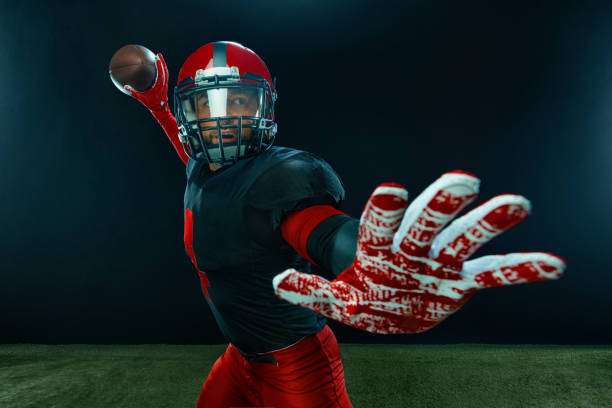 Ultralight football gloves reduce hand strain and improve receivers' reaction speed and ball-catching accuracy.